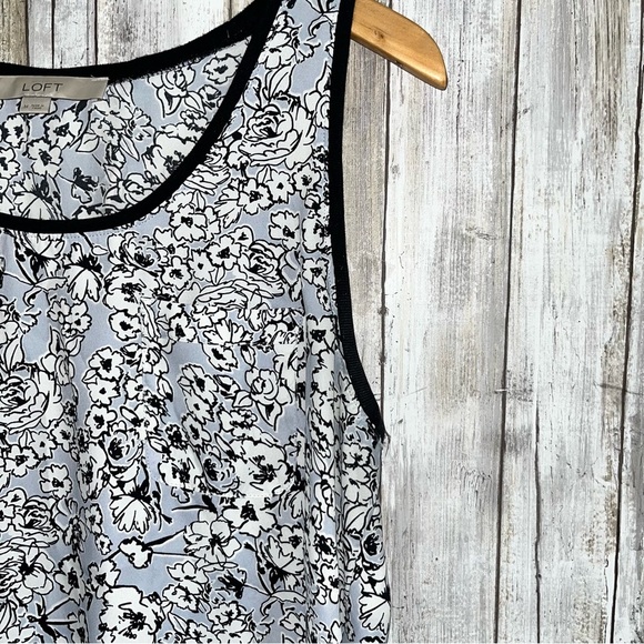 Loft Blue Floral Pocket Sleeveless Blouse - Picture 2 of 5